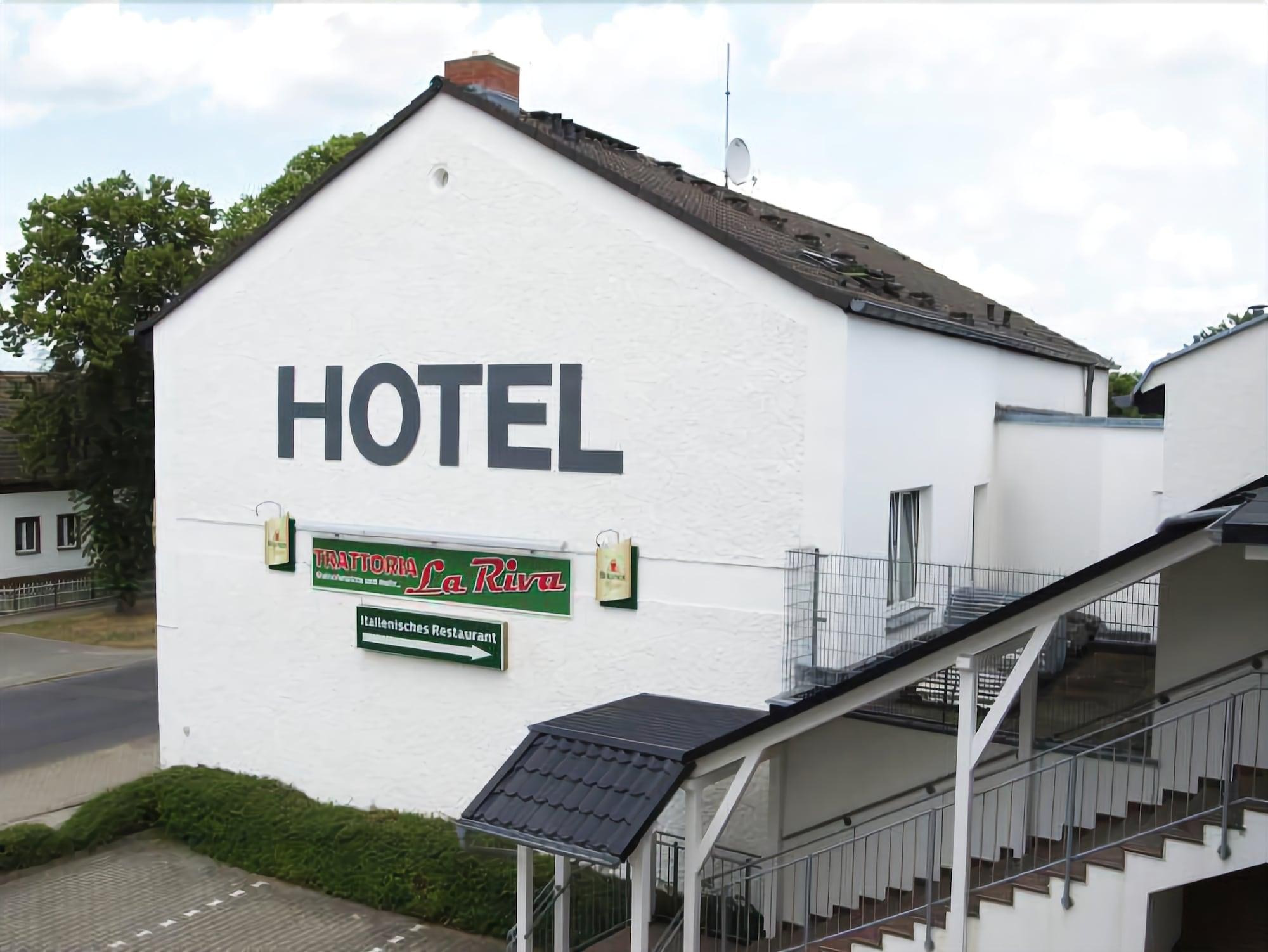 Hotel Lindenberger Hof 아렌스펠데 외부 사진
