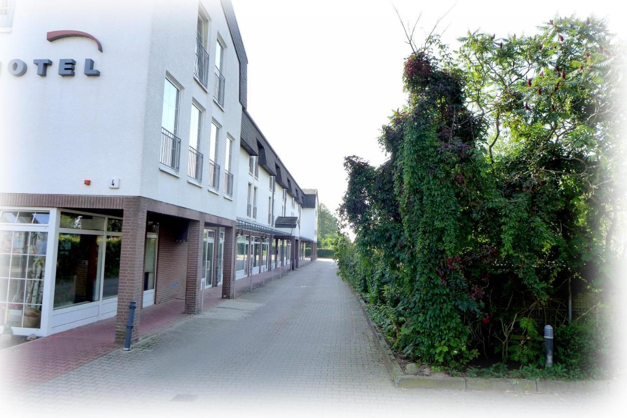 Hotel Lindenberger Hof 아렌스펠데 외부 사진