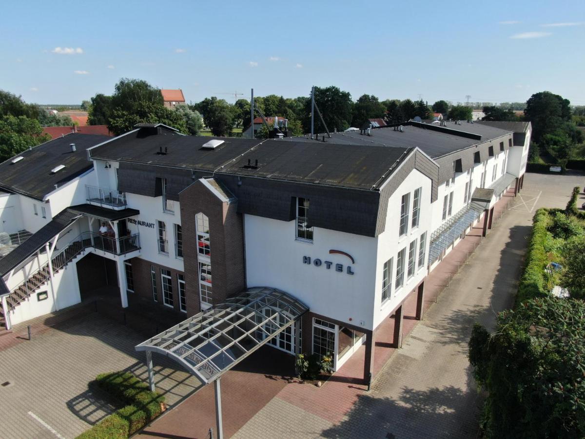 Hotel Lindenberger Hof 아렌스펠데 외부 사진