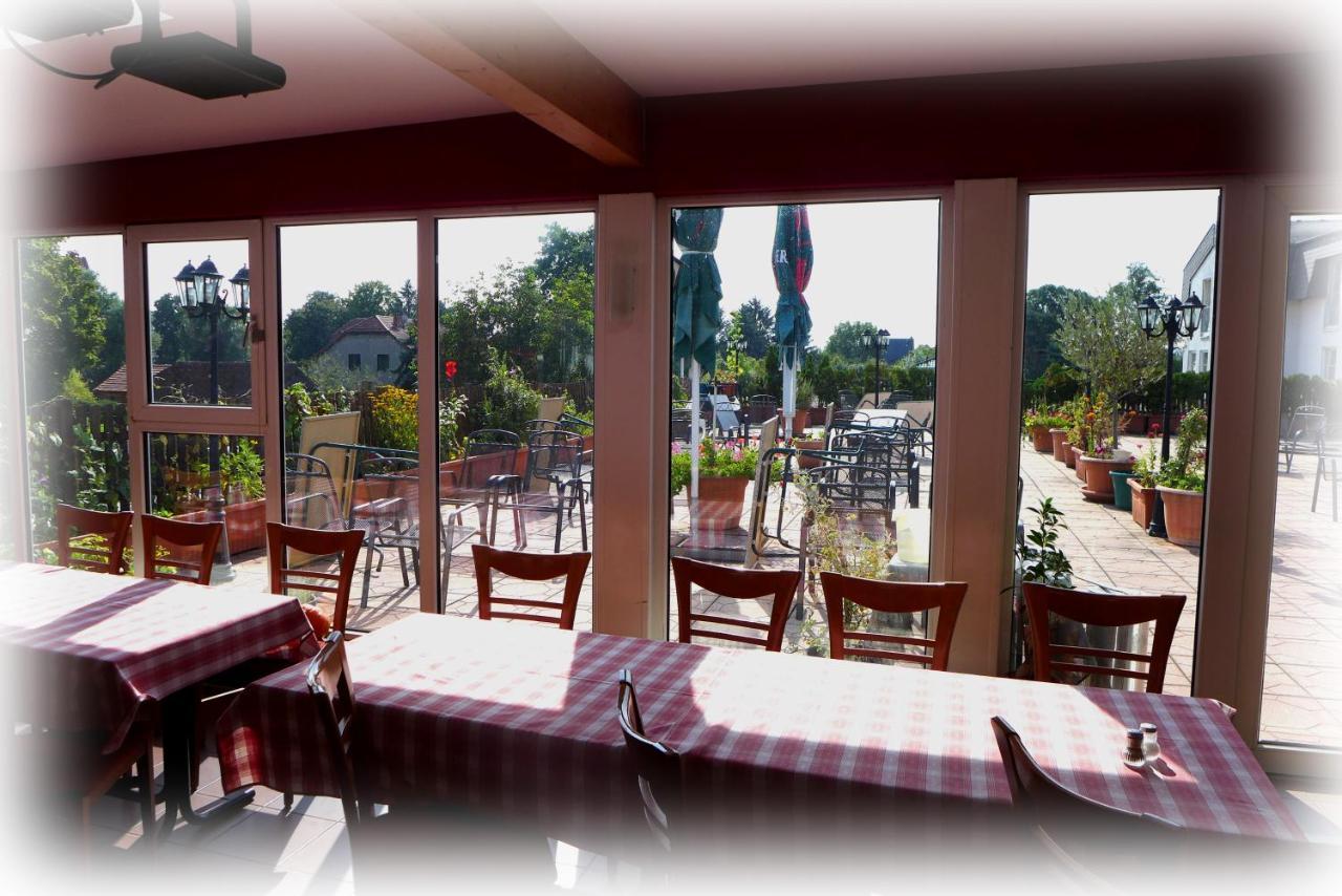 Hotel Lindenberger Hof 아렌스펠데 외부 사진