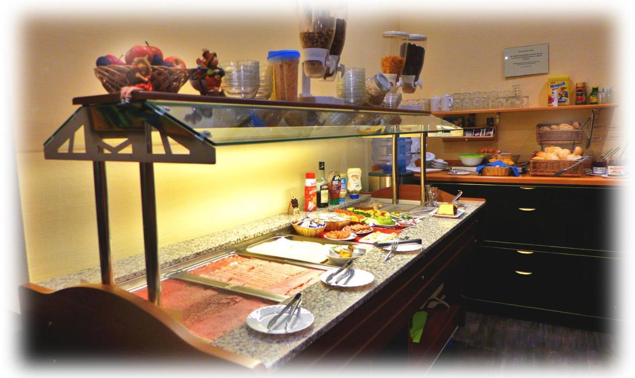 Hotel Lindenberger Hof 아렌스펠데 외부 사진
